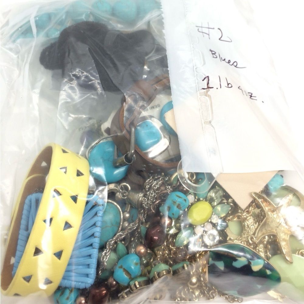 Mystery Jewelry Lot Wearable Bracelets Necklaces Earrings Blue Yellow 1+ Pound - Picture 9 of 16